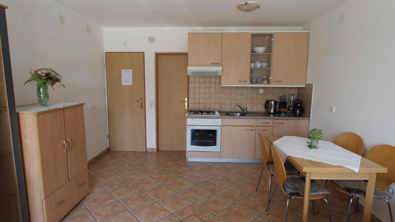 Apartments Grahovac Малинска Экстерьер фото
